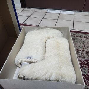 Nordic Ware Women's Ski Boots - Original Bold Red and Blue Box